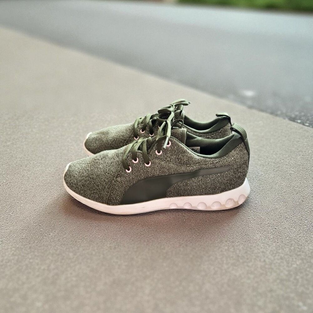 Puma Women’s Sage Green Sneakers / SZ: 8.5